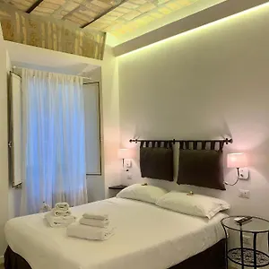 Guest house Luxury Near Colosseum Rome