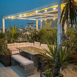 Follow The Sun - Rooftop Terrace Pensjonat Katania